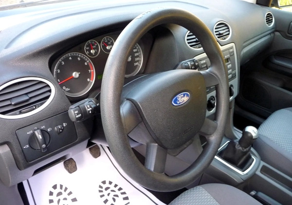 Ford Focus cena 7900 przebieg: 228000, rok produkcji 2005 z Września małe 742